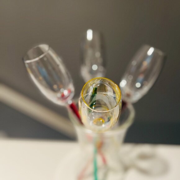 Set of 4 Color Stem Champagne Flutes Matching Vase – Hand-Blown Glass - Picture 10 of 12